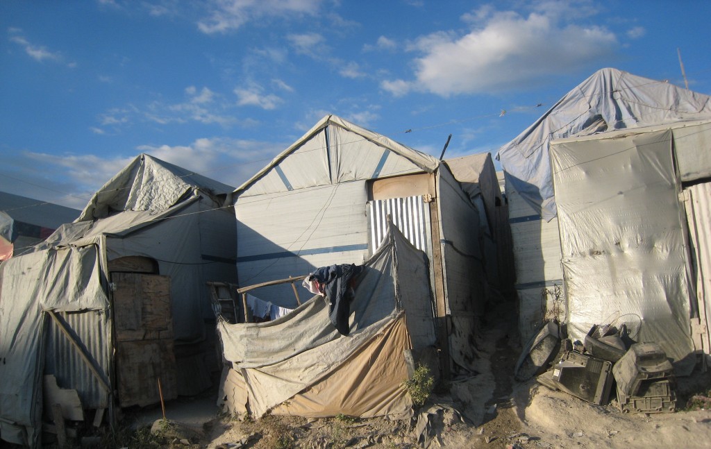 Article : 5 ans après le séisme du 12 janvier, ils vivotent encore sous les tentes