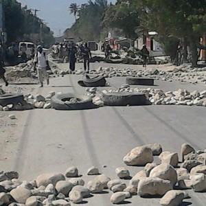 Article : Ha&iuml;ti/gr&egrave;ve: la capitale est assomm&eacute;e par la panique