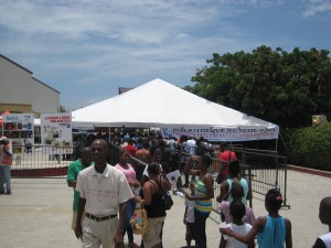 Article : Haïti/Livres en folie: Des étudiants critiquent et proposent